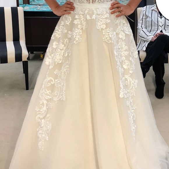 House of Wu Wedding dress.  Ivory/Nude size 12 fits like an 8. - Picture 8 of 12